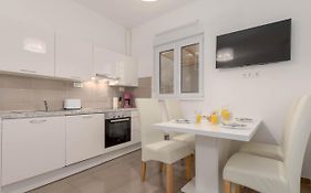 Bora Apartment Pula