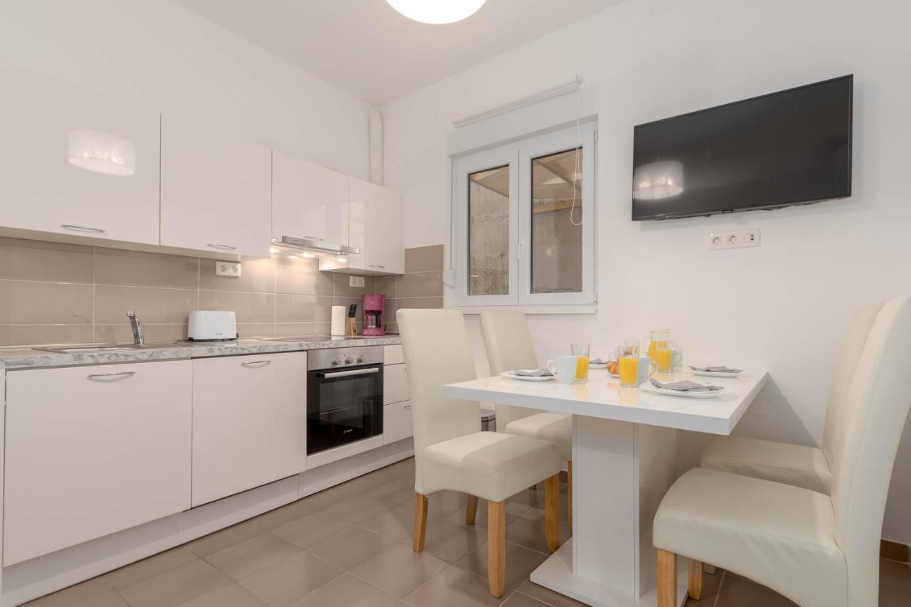 Bora Apartment Pula Exterior foto
